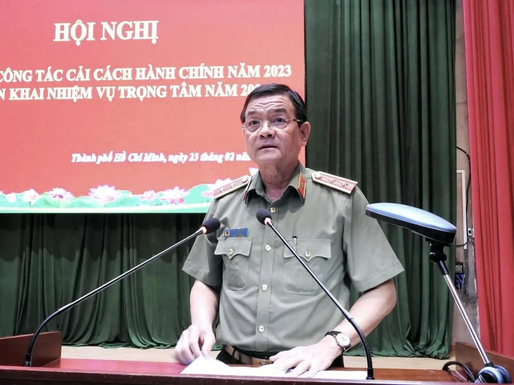Trung tướng Lê Hồng Nam, Giám đốc Công an TP.HCM, phát biểu chỉ đạo tại hội nghị. Ảnh: CA Công an TP.HCM tổng kết công tác cải cách hành chính năm 2023