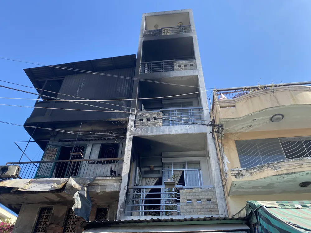 Ki ốt bán quần áo cháy dữ dội ở gần Chợ Hiệp Tân, quận Tân Phú