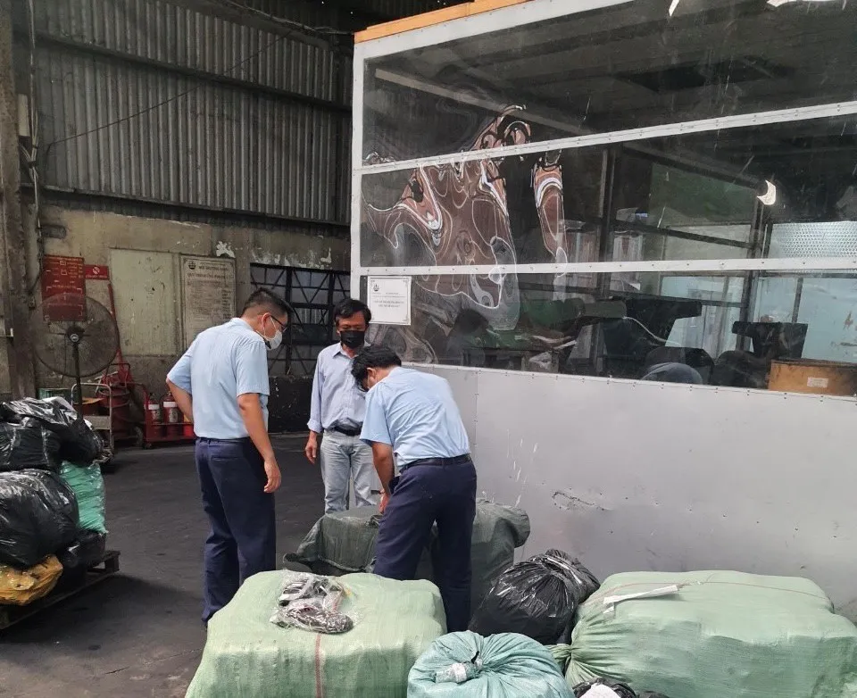 Gần 8 tấn bao tử, dồi trường heo, trứng gà non không rõ nguồn gốc ở TP Thủ Đức