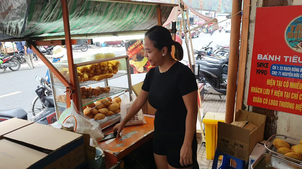 Chị Hoài đã chia sẻ câu chuyện lên mạng xã hội với mục đích lan tỏa các hành động đẹp. Ảnh: NT Bé trai hành động đẹp giấu giúp điện thoại nhưng lại bị 1 người lớn lấy đi