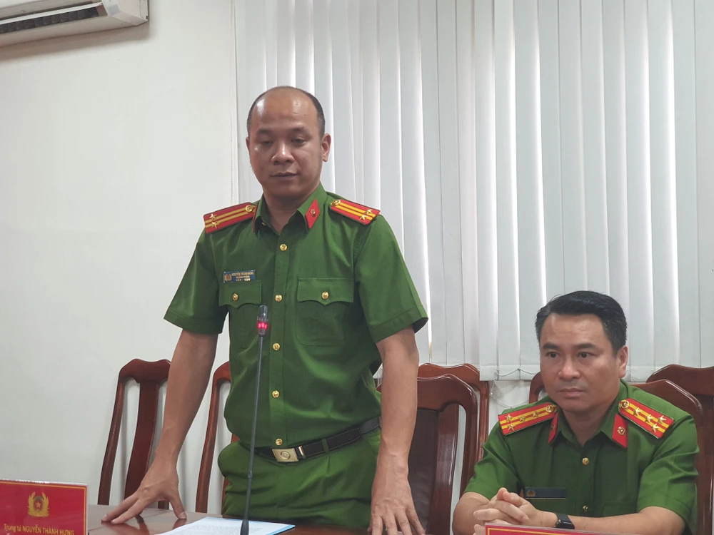 Trung tá Nguyễn Thành Hưng tại buổi họp báo cung cấp thông tin về vụ cướp 1,1 tỉ ở quận 12. Ảnh: NT Công an TP.HCM có tân Trưởng Phòng Cảnh sát Hình sự, Phòng Cảnh sát Kinh tế