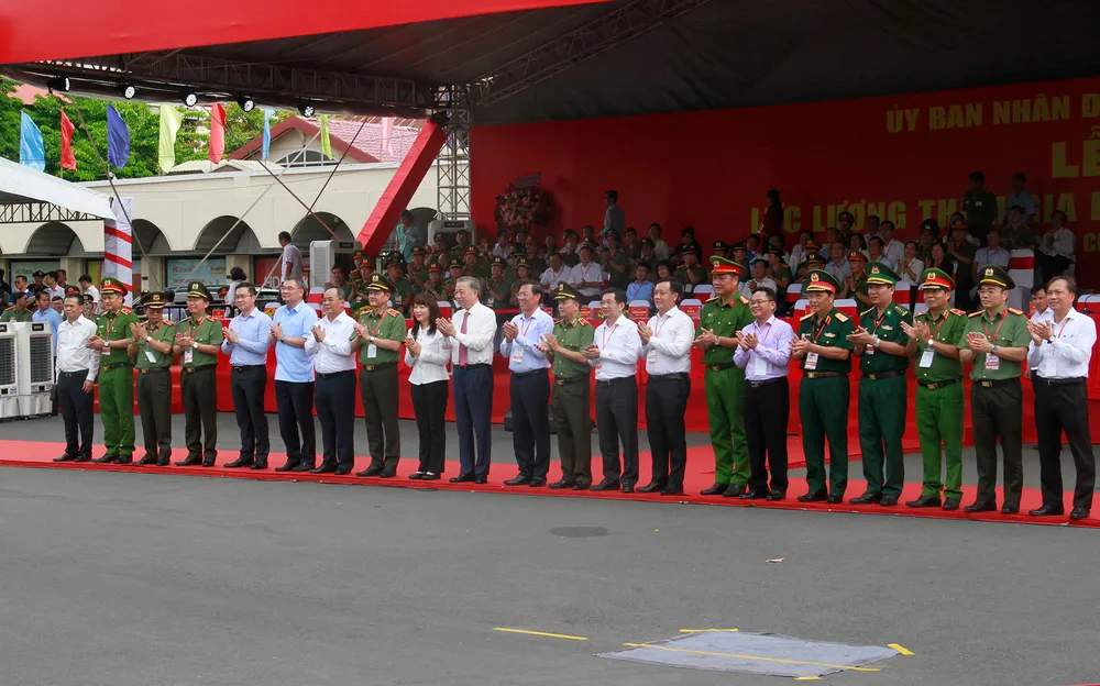 Chùm ảnh Lễ ra mắt Lực lượng tham gia bảo vệ an ninh, trật tự ở cơ sở ở TP.HCM