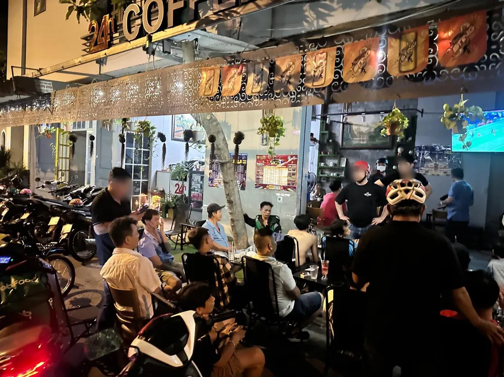 Hàng chục người ở Tân Phú bị bắt vì tổ chức và cá độ bóng đá mùa Euro