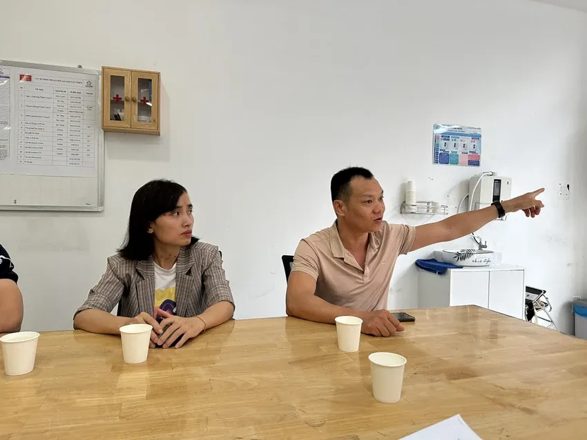 Nhiều cư dân chung cư 9view bức xúc trước mùi khét nồng nặc trong khu dân cư. Ảnh: NY chi-cuc-bao-ve-moi-truong-kiem-tra-tai-cong-ty-lien-phuong (3).jpg