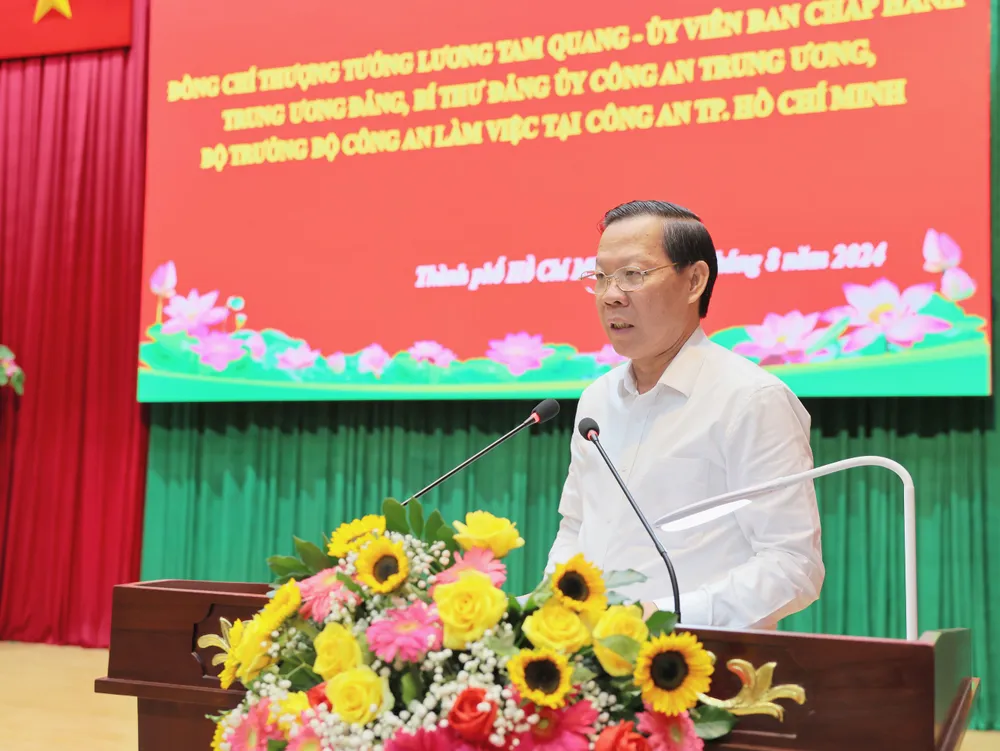 Ông Phan Văn Mãi, Chủ tịch UBND TP.HCM phát biểu tại hội nghị. Ảnh: HT Bộ Trưởng Bộ Công an Lương Tam Quang có buổi làm việc với Công an TP.HCM