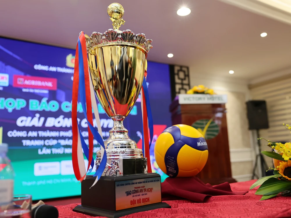 Công an TP.HCM tổ chức giải bóng chuyền với 8 đội tham gia