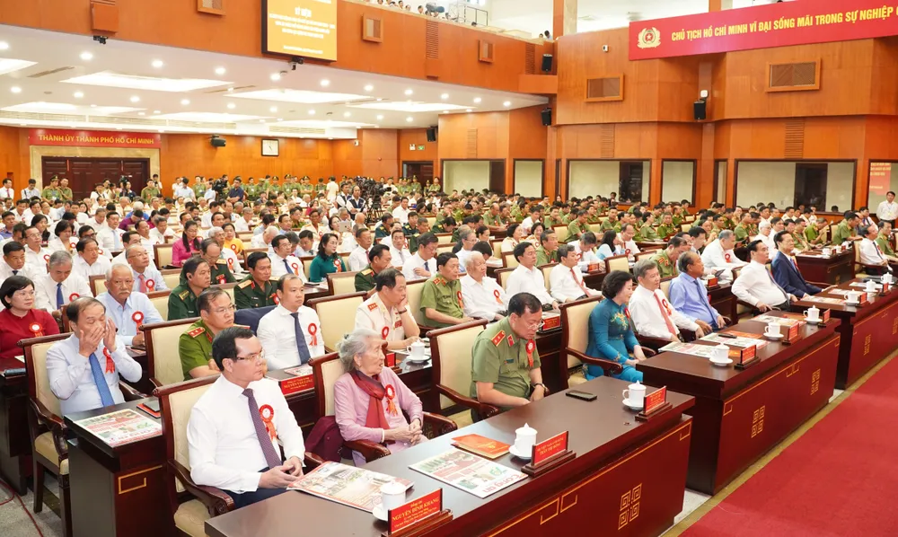 Công an TP.HCM đón nhận danh hiệu AHLLVTND vì đã lập thành tích đặc biệt xuất sắc đột xuất