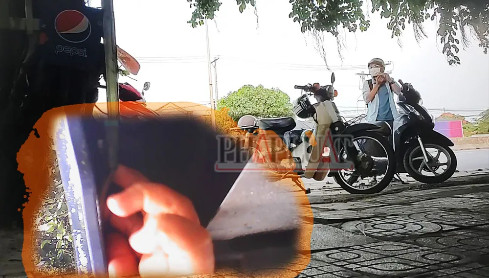 Khi khách vừa dừng ghé uống nước, nghỉ chân thì con trai ông Đông ra tiếp cận, rút dây mobin sườn của xe. Ảnh: NHÓM PV Bài cuối: Cụm 4 tiệm phá xe quốc lộ 51 là họ hàng với nhau