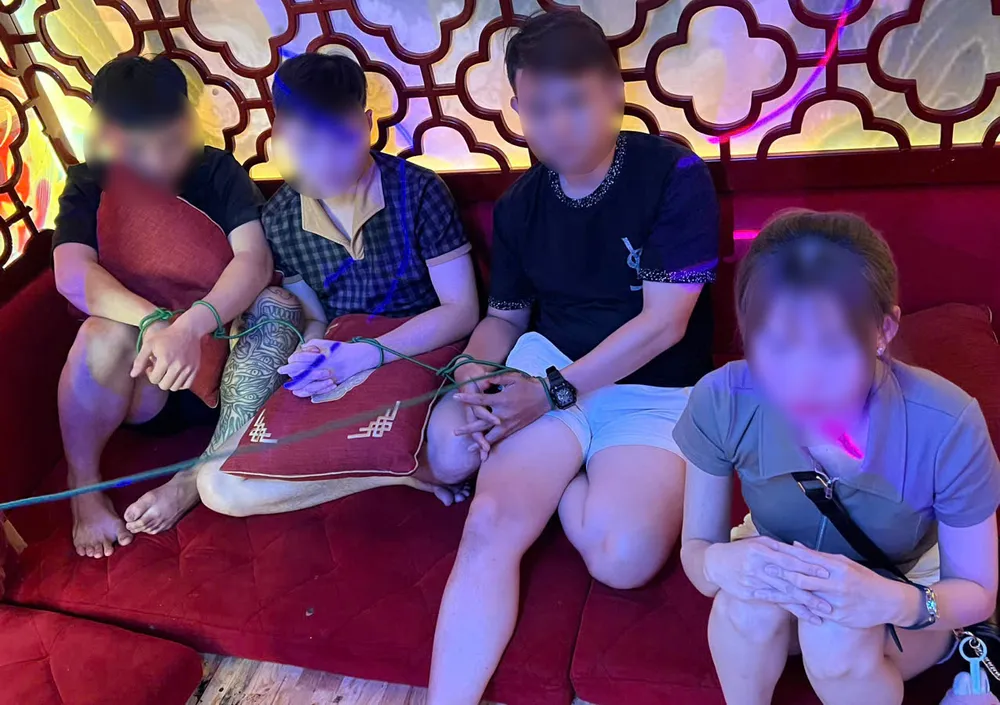 11 nam nữ thanh niên phê ma túy trong karaoke Hải Âu