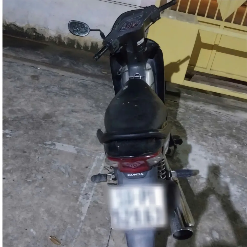 Chiếc xe tang vật được công an tạm giữ. Ảnh: CA Thông tin bất ngờ vụ ‘thanh niên nghi ngáo đá, leo khách sạn’ ở Bình Chánh