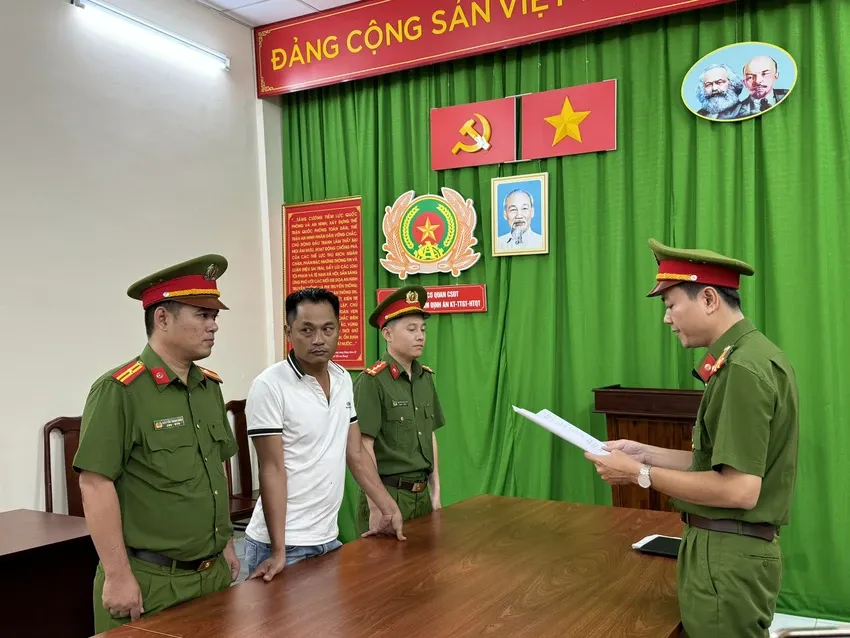 Trước đó, Công an đã khởi tố, bắt giam Tân. Ảnh: CA Đường dây biến ‘xe trộm cắp’ thành xe mới hoạt động như thế nào