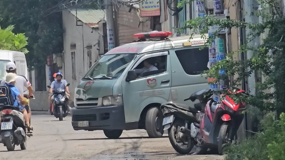 Đến cơ sở may, công nhân phát hiện nam đồng nghiệp chết bất thường