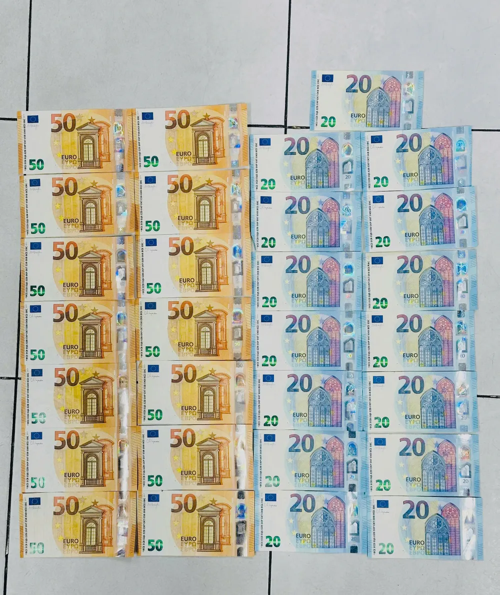 Nhân viên dọn phòng khách sạn trộm 2.000 Euro của du khách Pháp