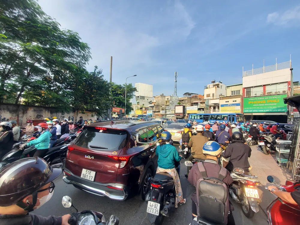 nhieu-duong-o-quan-tan-binh-ket-cung-vi-chay-nha-tren-duong-xuan-hong (8).jpg