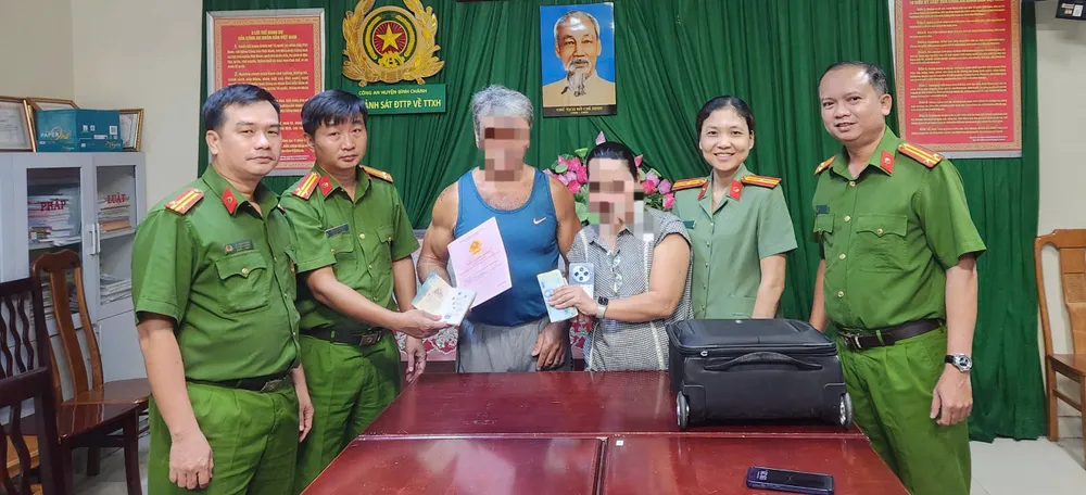 Người đàn ông ngoại quốc 63 tuổi bị bạn gái mới quen trộm tài sản hơn 500 triệu