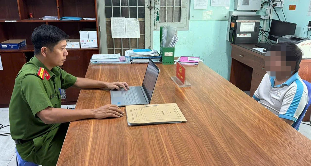 Nguyên nhân là do thiếu nợ và cần tiền tiêu xài nên L đã hoang báo để qua mặt gia đình. Ảnh: CA thanh-nien-hoang-bao-bi-cuop-danh-vao-dau-lay-di-dien-thoai-va-9-trieu-2.jpg