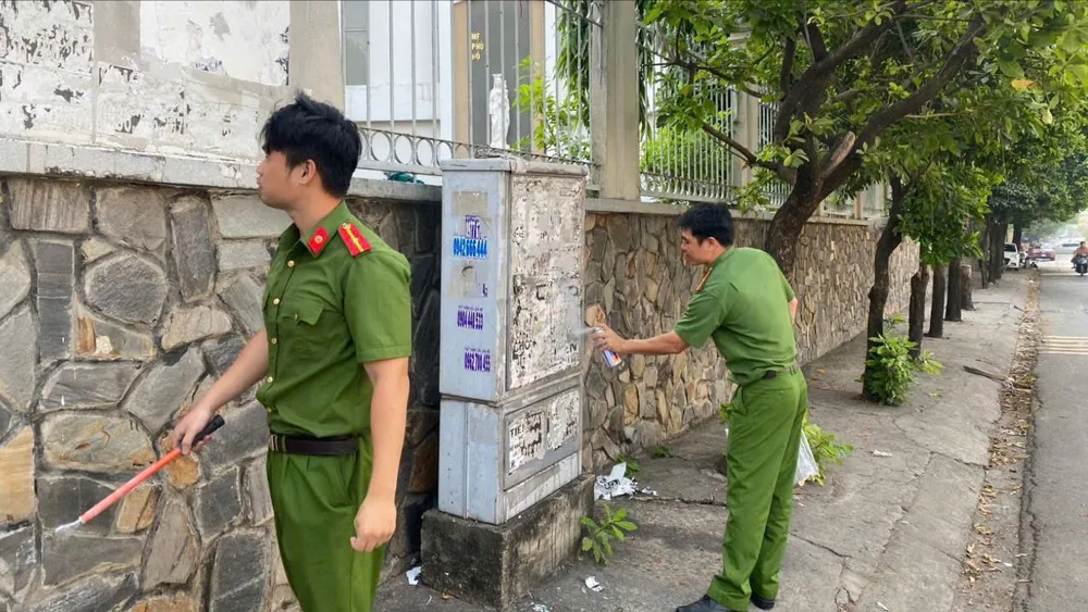 Công an TP.HCM kiểm tra các tiệm photocopy để xử tận gốc ‘quảng cáo bẩn’