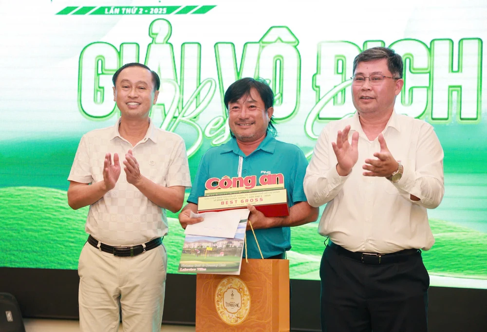 khep-lai-giai-golf-vi-binh-yen-cuoc-song-2025-lan-toa-tinh-than-the-thao-va-se-chia (4).jpg