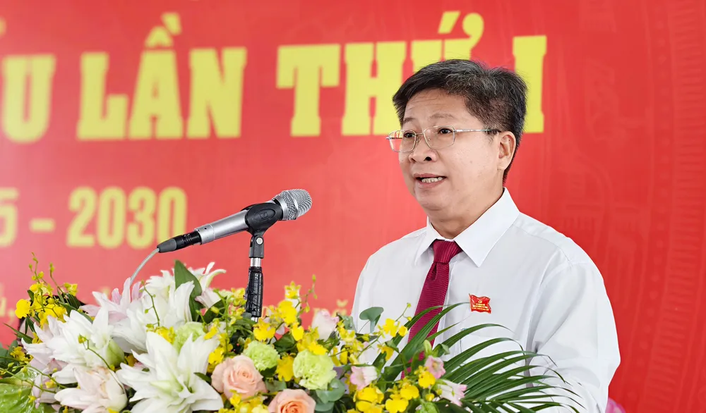 Ông Võ Công Thành, Bí thư Đảng ủy, Chủ tịch HĐND phường Phú Thạnh phát biểu tại đại hội. Ảnh: N. TÂN