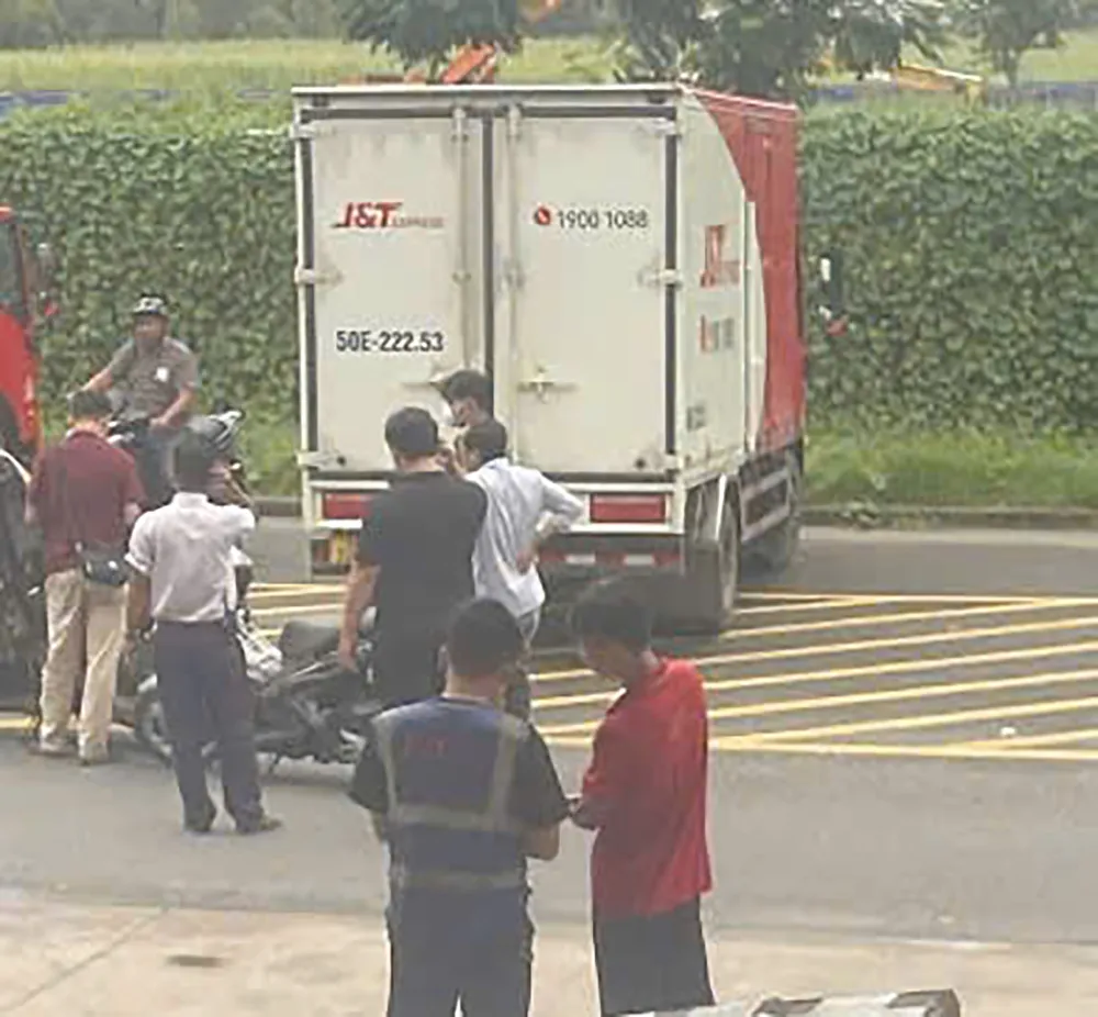 Công an TP.HCM làm việc với người đập xe tải, đánh tài xế ở phường Khánh Hội