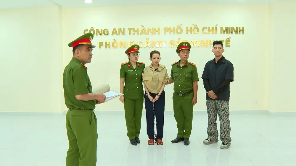 cong-an-trieu-tap-me-ruot-cua-ngan-98-lam-ro-vai-tro-cua-bo-ruot-va-nhieu-nguoi-lien-quan (5).jpg