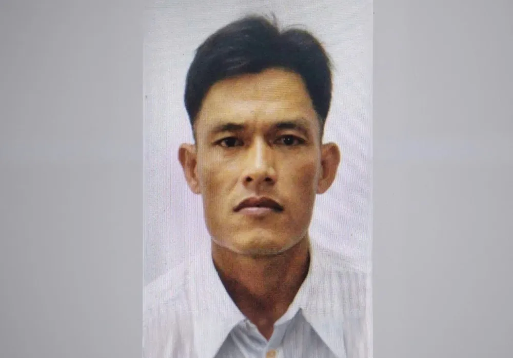 Truy nã người đàn ông kẹp cổ, đâm bạn nhậu trọng thương