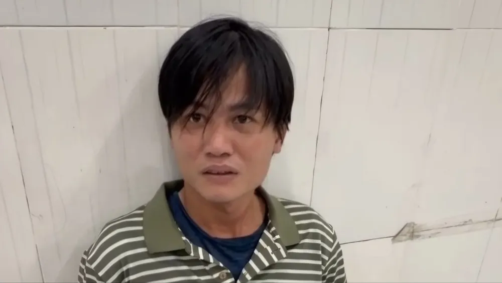 thanh-nien-dung-sung-nhua-cuop-100-trieu-o-cho-binh-dien-bi-bat (1).jpg