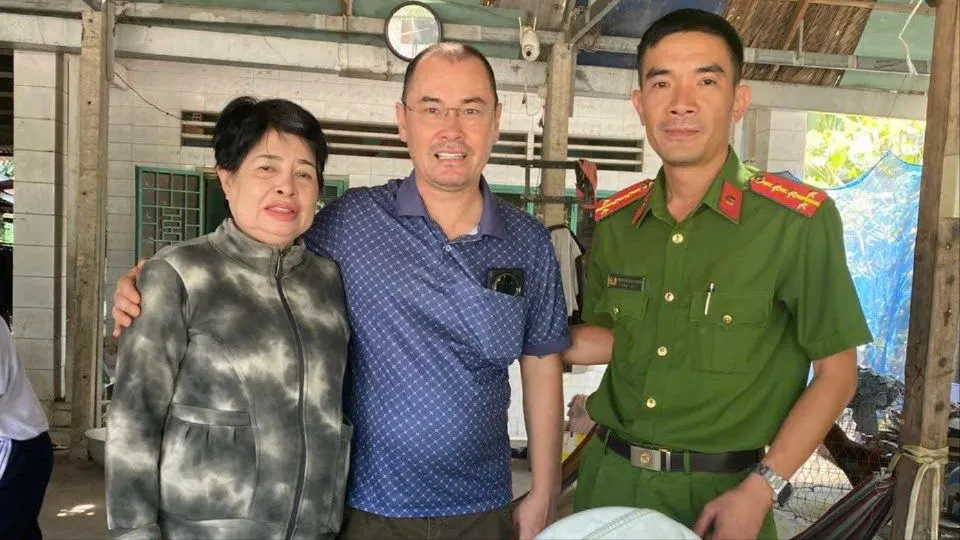 cong-an-phuong-tan-thanh-giup-viet-kieu-phap-tim-lai-co-ruot-sau-hon-10-nam-xa-cach (2).jpg