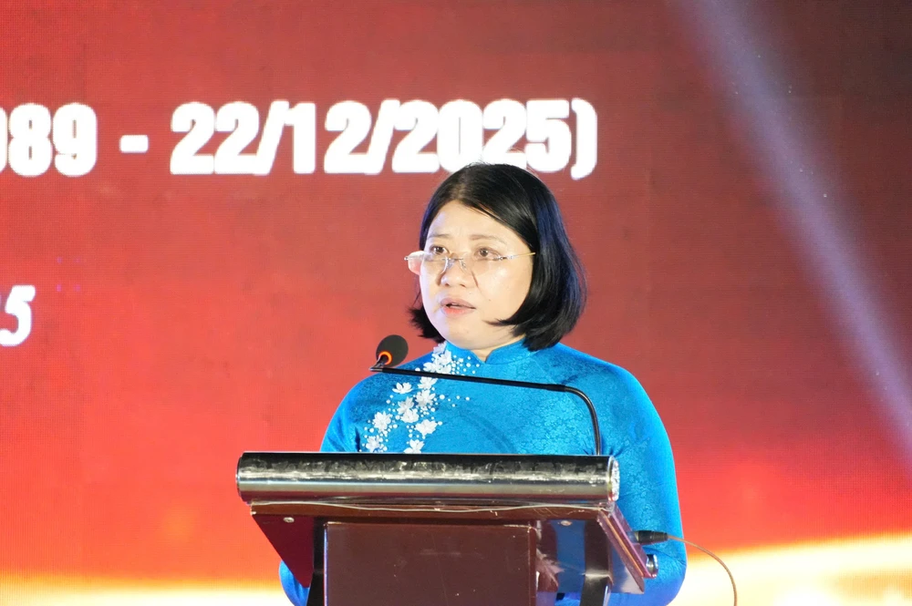 phuong-dong-hung-thuan-hop-mat-tri-an-can-bo-chien-si-quan-doi-nhan-dan (2).jpg