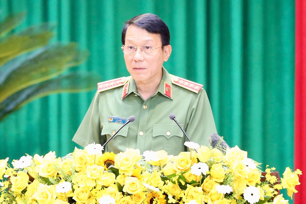 bo-truong-luong-tam-quang-cong-an-tp-hcm-phai-tro-thanh-diem-sang-cua-cong-an-ca-nuoc (13).jpg