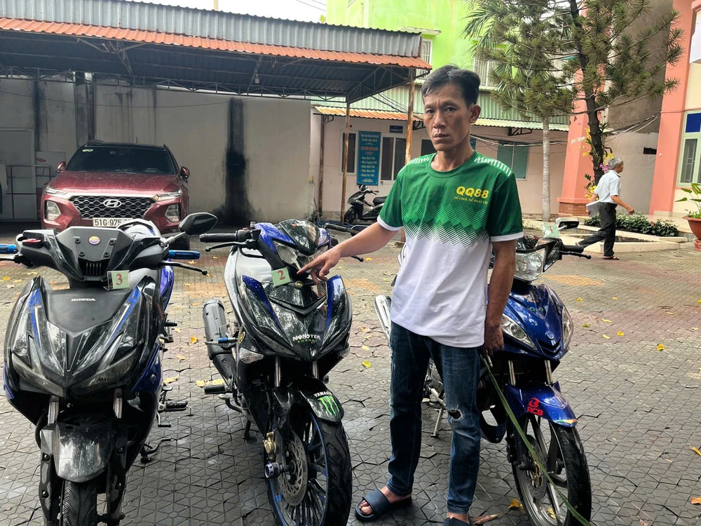 ke-trom-xe-can-rang-nhay-kenh-nuoc-den-khi-nghe-tieng-buoc-chan-cong-an (2).jpg