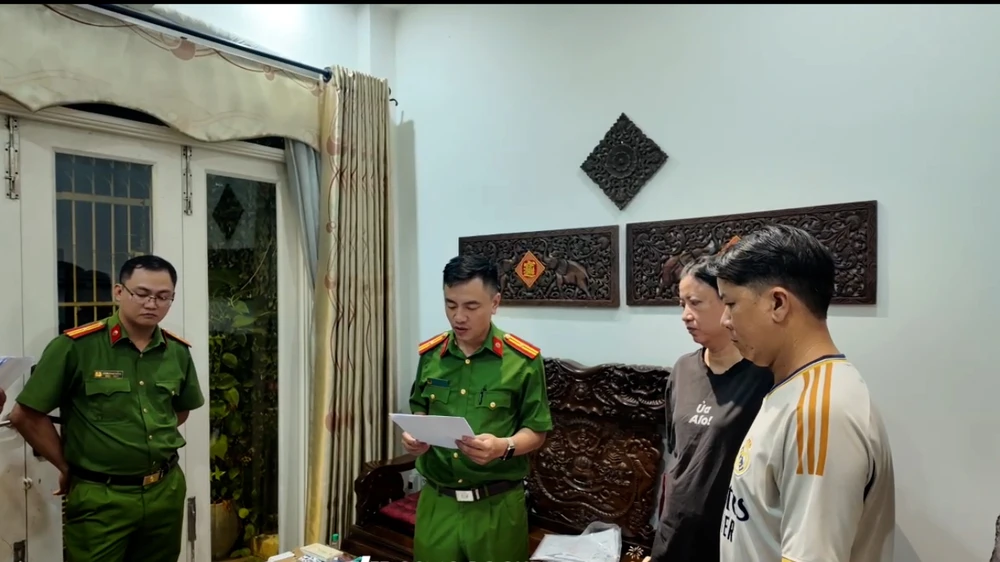 giam-doc-cong-ty-tnhh-profit-cung-2-phu-nu-buon-lau-thuc-pham-chuc-nang-hon-40-ti (8).jpg