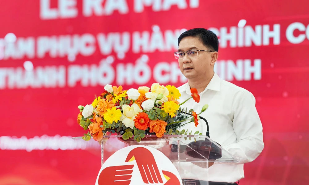 chu-tich-ubnd-tp-hcm-nguyen-van-duoc-di-metro-du-ra-mat-trung-tam-phuc-vu-hanh-chinh-cong (10).jpg