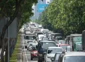 Bình Thạnh: Biển người ùn tắc trên đường Lê Quang Định ảnh 9 Kẹt xe trùng trùng ở khu vực Cát Lái