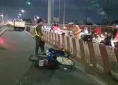 Tai nạn trên cầu Bình Lợi, một người nguy kịch ảnh 3 Thanh niên 19 tuổi va dải phân cách cầu Bình Lợi thiệt mạng