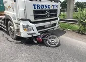 Container tông dải phân cách, lao vào 1 chi nhánh ngân hàng ở Phú Nhuận ảnh 3 TP Thủ Đức: Xe container rẽ phải tông tử vong người đi xe máy