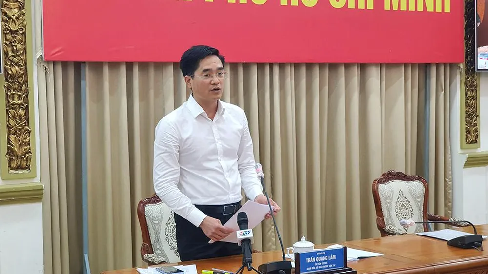 Giám đốc Sở GTVT Trần Quang Lâm báo cáo tại hội nghị. Ảnh: NGUYỄN YÊN