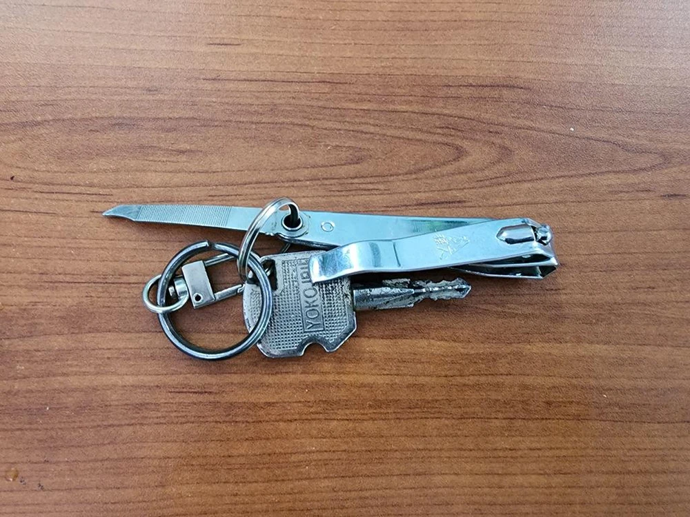 Dụng cụ mà H. sử dụng để đe dọa tấn công bác sĩ trực cấp cứu. Ảnh: CA Dụng cụ mà H. sử dụng để đe dọa tấn công bác sĩ trực cấp cứu. Ảnh: CA