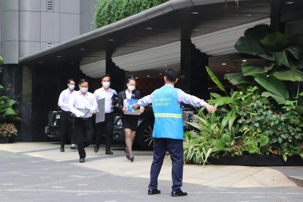 Diễn tập chữa cháy toà nhà Times Square quận 1