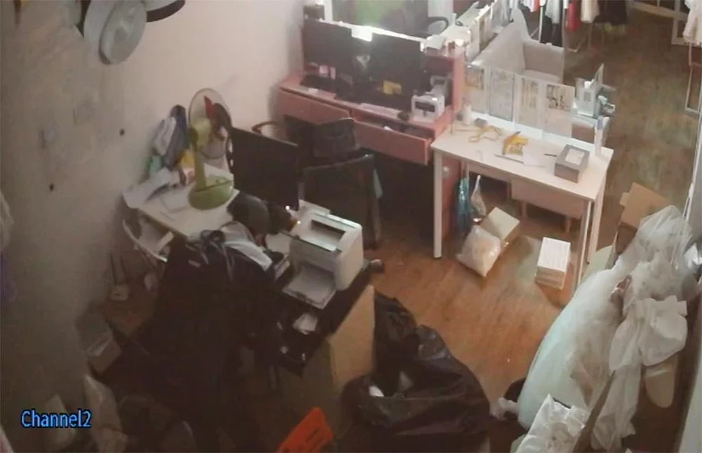 trộm đột nhập công ty máy ảnh ở Phú Nhuận