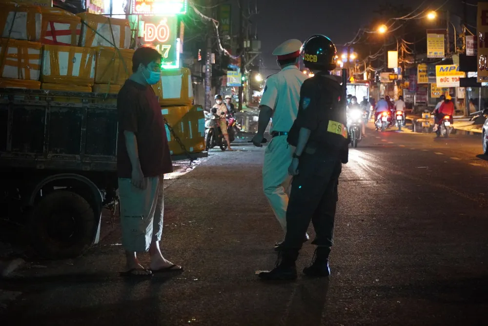 Anh T. cố tình rời khỏi chốt kiểm tra và được lực lượng chức năng yêu cầu trở lại.