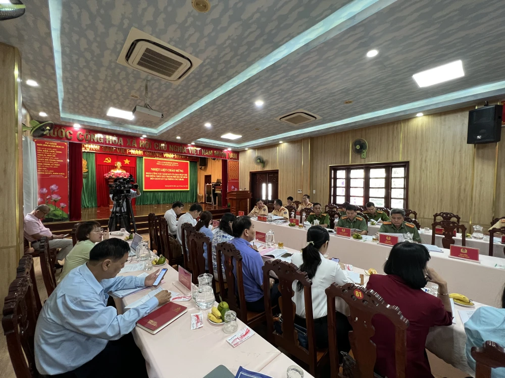 Toàn cảnh buổi làm việc. Ảnh: NGUYỄN YÊN Toàn cảnh buổi làm việc. Ảnh: NGUYỄN YÊN