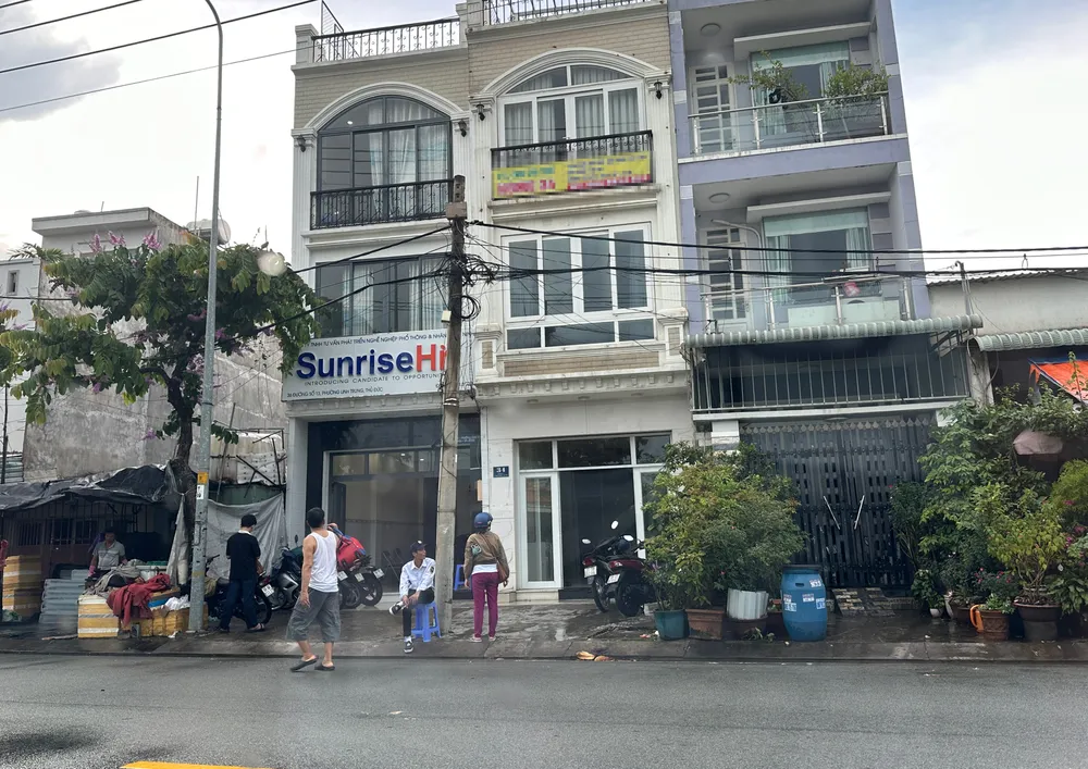 Công ty Sunrise Hr thời điểm còn hoạt động vào đầu tháng 10-2023. Ảnh: NGUYỄN YÊN tuyen-dung-viec-lam-lua-dao-1 (1).jpg