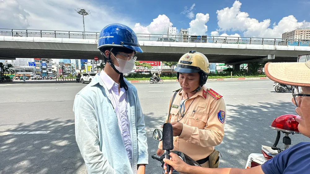 T. vi phạm và cho biết nhà chỉ có một chiếc xe. Ảnh: NGUYỄN YÊN z4819360837117_4a539af9060f133e33074792ffc85d1b.jpg