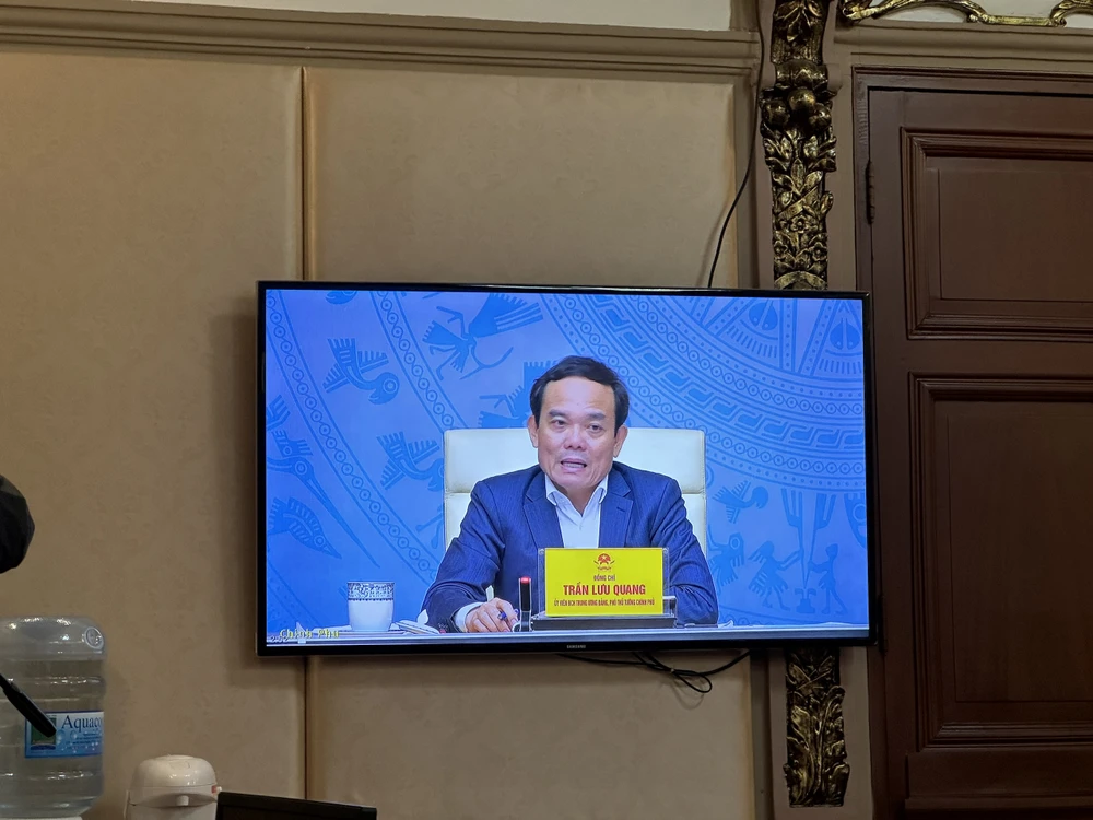 Phó Thủ tướng Trần Lưu Quang chủ trì hội nghị. Ảnh: NGUYỄN YÊN TP.HCM: Năm 2023 là năm đầu tiên ba chỉ số về tai nạn giao thông đều giảm sâu