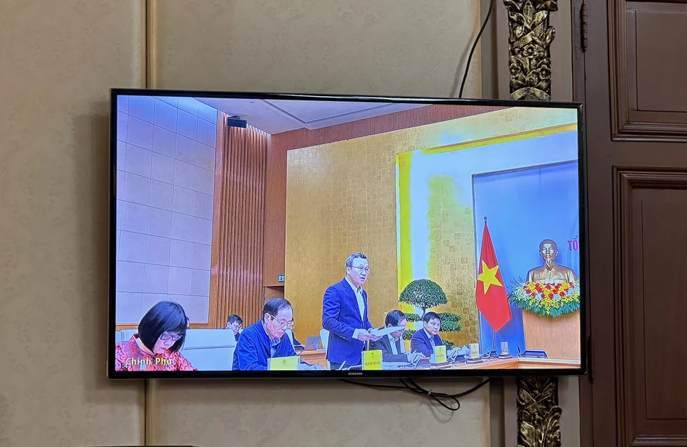 Ông Khuất Việt Hùng, Phó Chủ tịch thường trực Uỷ ban An toàn giao thông quốc gia báo cáo tại Hội nghị. Ảnh: NGUYỄN YÊN nam-2023-gan-800-nghin-vi-pham-nong-do-con-tren-ca-nuoc-post0-5-6422.jpg