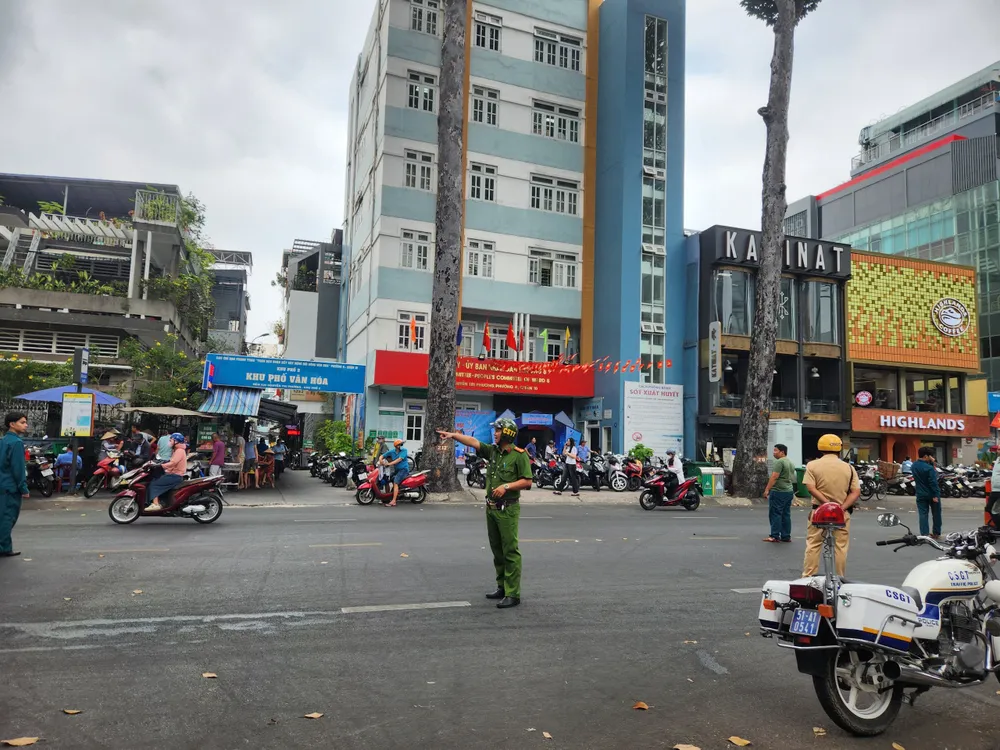 chay-quan-ca-phe-o-quan-10-nhieu-nguoi-thao-chay (1).jpg