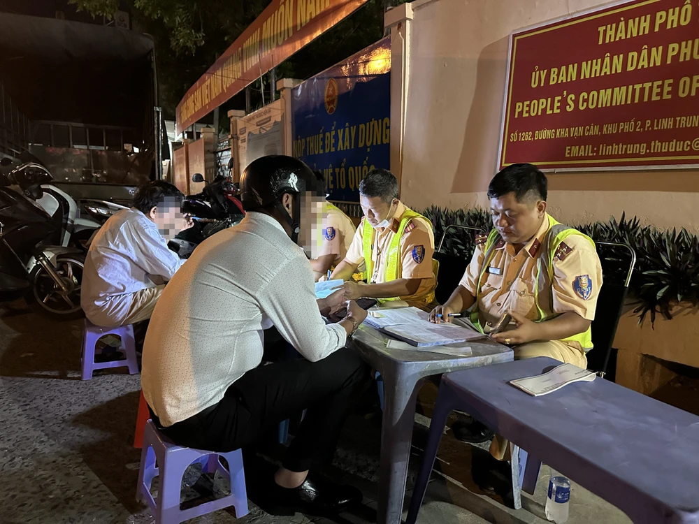 Anh L đang bị tước giấy phép lái xe do vi phạm nồng độ cồn vào vài tháng trước. Ảnh: NGUYỄN YÊN Hai anh em kè nhau về sau cuộc nhậu, bị CSGT xử phạt hơn 14 triệu đồng