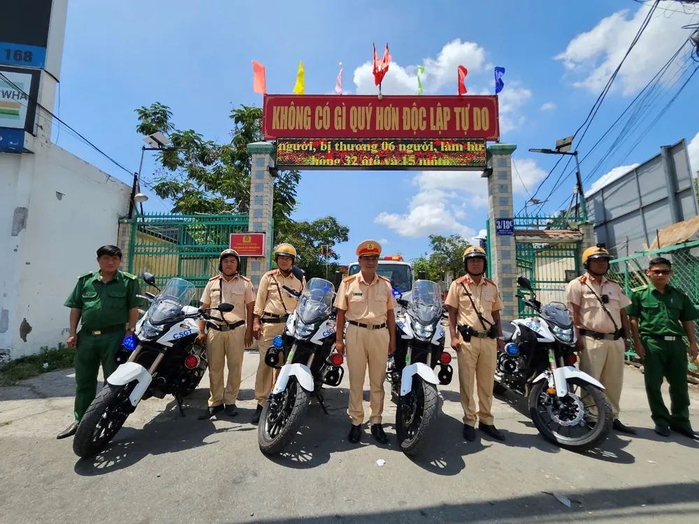 Trạm CSGT Tân Túc ra quân vào chiều 26-4. Ảnh: PC08 csgt-tp-hcm-tuc-truc-24-24-tren-tuyen-thuy-noi-dia-cac-diem-nong-giao-thong (6).jpg