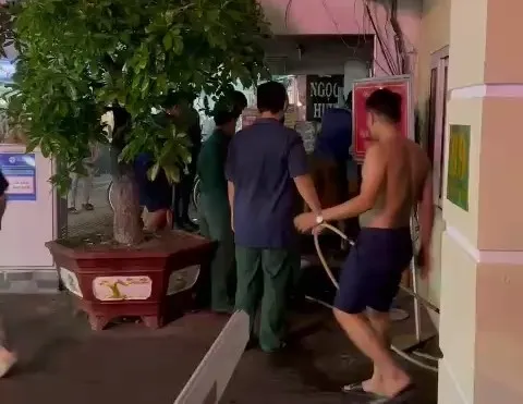 Bộ đội biên phòng kịp thời dập tắt đám cháy tiệm photo